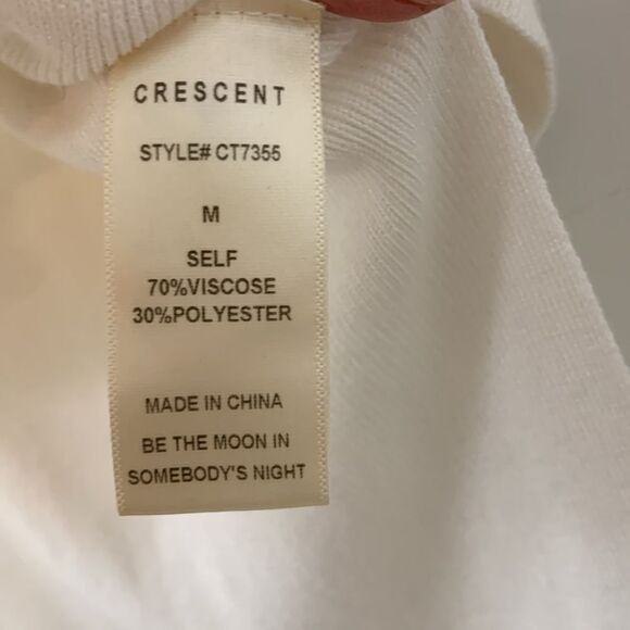 Crescent Size Medium sleeveless white mock turtleneck w/side splits - Picture 3 of 8